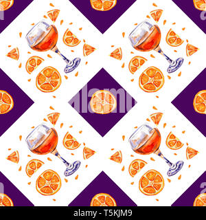 Seamless sfondo con bicchieri di succo di arancia. Estate di agrumi drink esotici. Fette di arancia. Disegnata a mano acquerello. Violetta piazze. Foto Stock