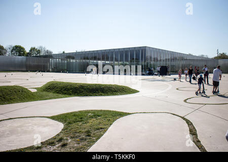 Le Louvre lente : Architetti SANAA Foto Stock