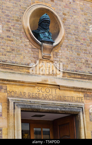 Busto di Robert Falcon Scott, Antartico explorer, a Scott Polar Research Institute, città universitaria di Cambridge, Cambridgeshire, Inghilterra Foto Stock