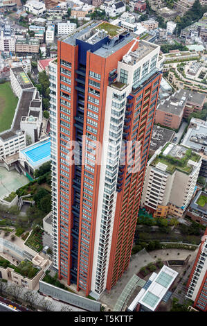 Vista aerea di un blocco di appartamenti e dintorni, fotografata da Tokyo City View Observation Deck, Mori Tower, Tokyo, Giappone Foto Stock