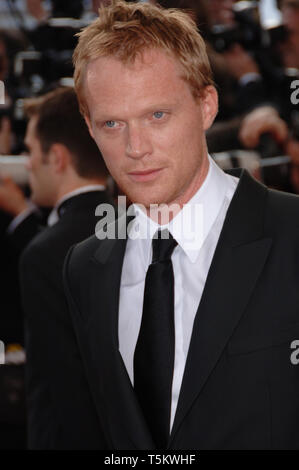 CANNES, Francia. 17 maggio 2006: Attore Paul Bettany al gala screening di "Il Codice Da Vinci" a 59th annuale internazionale Film Festival de Cannes. © 2006 Paul Smith / Featureflash Foto Stock