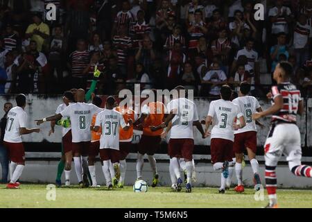 PE - Recife - 04/25/2019 - Brasiliano Cup 2019 - Santa Cruz vs. Fluminense - pena shootout match tra Santa Cruz e Fluminense a Arruda Stadium per il campionato 2019 Brasile Cup foto: Paulo Paiva / AGIF Foto Stock