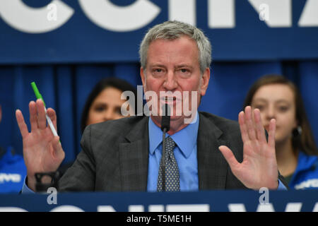 Il sindaco dichiara la salute pubblica emergenza, New York, Stati Uniti d'America - 09 Apr 2019 - il sindaco di New York Bill de Blasio dichiara un'emergenza sanitaria pubblica nel selezionare zip c Foto Stock