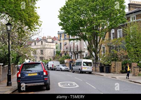 Case esclusive su Gloucester Crescent, Camden Town North London Inghilterra England Regno Unito Foto Stock