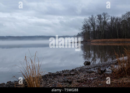 Nebbioso pomeriggio sul Lake Guntersville, Alabama Foto Stock