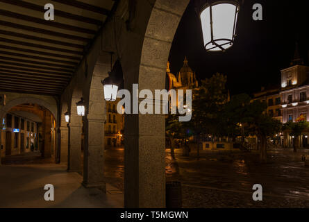 Plaza Mayor, il municipio e la cattedrale di Segovia. Castila y Leon. Spagna Foto Stock