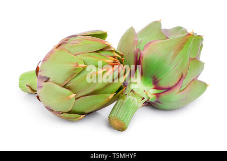 Carciofi freschi isolati su sfondo bianco closeup. Foto Stock