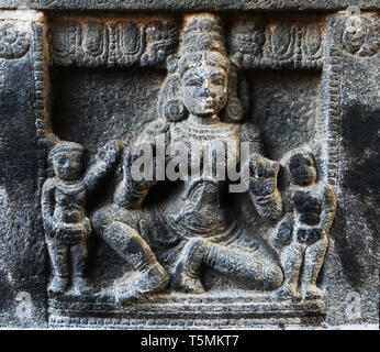 Un rilievo di parete di Shiva a Thillai Natarajah tempio di Chidambaram, India. Foto Stock