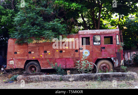 Un vecchio Ashok Leyland motore Fire in Tamil Nadu. Foto Stock