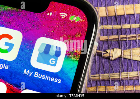 Sankt-Petersburg, Russia, febbraio 17, 2019: Google la mia azienda icona applicazione su Apple iPhone schermo X close-up. Google la mia icona azienda. Google My Foto Stock