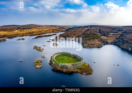 Vista aerea di Doon Fort da Portnoo - County Donegal - Irlanda. Foto Stock