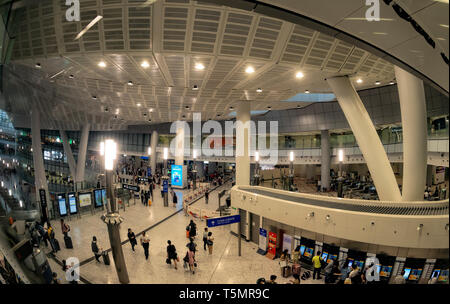 Interno del nuovo West Kowloon Express Rail Link-Hong Kong alla Cina la stazione principale, Hong Kong, Cina. Foto Stock