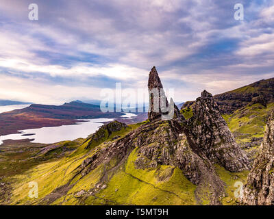 Veduta aerea del vecchio uomo di Storr - Isola di Skye - Scozia Foto Stock