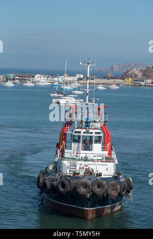 Rimorchiatore nel porto di mazatlan, Messico. Foto Stock