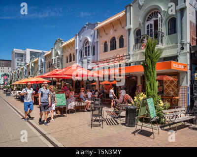 3 gennaio 2019: Christchurch, Nuova Zelanda - New Regent Street nel centro di Christchurch, con caffè all'aperto e negozi specializzati, e il tram... Foto Stock