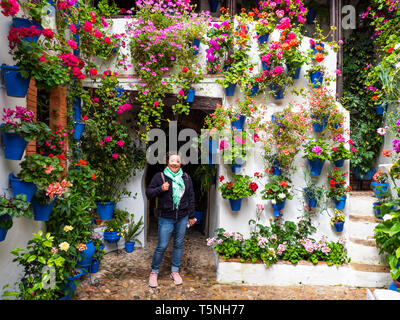 Cordovan tradizionale cortile interno Cordoba, Spagna aprile, 24, 2019 Foto Stock