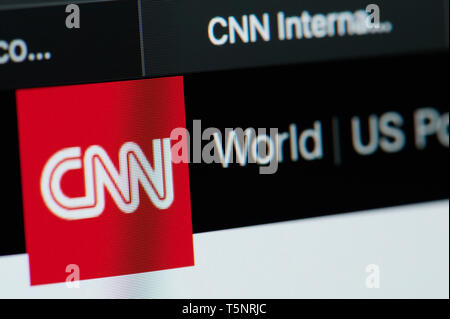 New york, Stati Uniti d'America - 22 aprile 2019: CNN news home page su schermo portatile close up Foto Stock