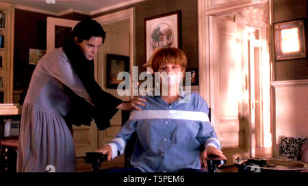 Unica femmina bianco 1992 Columbia Pictures Film con Jennifer Jason Leigh a sinistra e Bridget Fonda Foto Stock