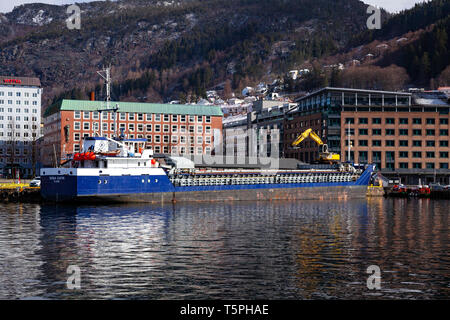 General cargo e bulkship Bona Safir (costruito 1992) nel porto di Bergen, Norvegia. Foto Stock