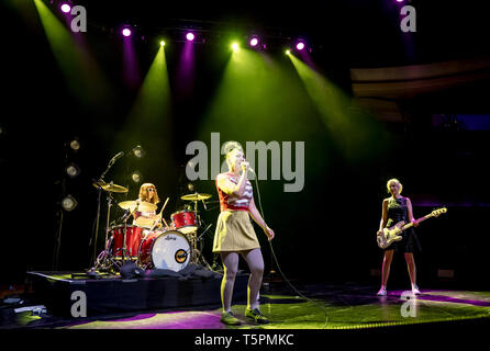 Los Angeles, Ca, Stati Uniti d'America. Xxv Aprile, 2019. Bikini Kill all'Hollywood Palladium di Los Angeles, la California il 25 aprile 2019. Credito: Steve Rose/media/punzone Alamy Live News Foto Stock