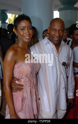 MIAMI - 16 Luglio: DirectorJohn Singleton e moglie Akosua Busia al film della vita di ottava annuale nero americano Film Festival presso il Teatro di Jackie Gleason sulla luglio 16, 2005 a Miami in Florida. Persone: Nia Long e il regista John Singleton Foto Stock