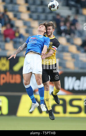 KERKRADE, Paesi Bassi, 26-04-2019, calcio, olandese Keuken Kampioen Divisie, Roda JC - FC Den Bosch, Limburg Stadium, stagione 2018-2019, Roda JC Kerkrade player Daryl Werker e FC Den Bosch player Stefano Beltrame, durante il gioco Foto Stock