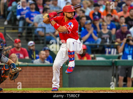 Apr 20, 2019: Texas Rangers catcher Isiah Kiner-Falefa #9 durante una partita MLB tra Houston Astros e Texas Rangers a Globe Life Park in Arlington, TX Texas Houston sconfitto 9-4 Albert Pena/CSM. Foto Stock