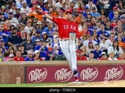 Apr 20, 2019: Texas Rangers terzo baseman Asdrubal Cabrera #14 durante una partita MLB tra Houston Astros e Texas Rangers a Globe Life Park in Arlington, TX Texas Houston sconfitto 9-4 Albert Pena/CSM. Foto Stock