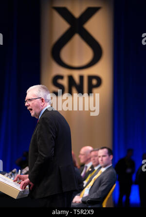 Edimburgo, Scozia, Regno Unito. 27 apr, 2019. SNP ( Partito nazionale scozzese) Conferenza di Primavera avviene all'EICC ( Edinburgh International Conference Centre) di Edimburgo. Michael Russell MSP, Cabinet Segretario per gli Affari Pubblici e affari costituzionali, rendendo indirizzo di benvenuto ai delegati. Credito: Iain Masterton/Alamy Live News Credito: Iain Masterton/Alamy Live News Foto Stock