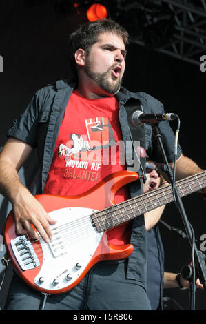 Carlos Gutierrez di Muyayo Rif effettuando al Womad Festival, Charlton Park, Regno Unito, 26 luglio 2014. Foto Stock