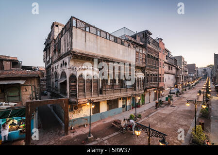 L'Heritage Trail, che inizia dal Ghanta Ghar, attraversa il bazar-e-Kalyan e finiture a Gor Gathri complesso archeologico nella città di Peshawar, Pakistan. Foto Stock
