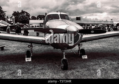 Un 1947 North American L-17A Navion in mostra statica al Goodwood 2017 Foto Stock