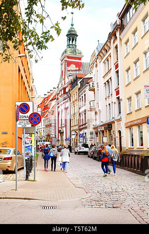 RIGA, Lettonia - 28 agosto 2018: Vista di Marstalu Street Foto Stock