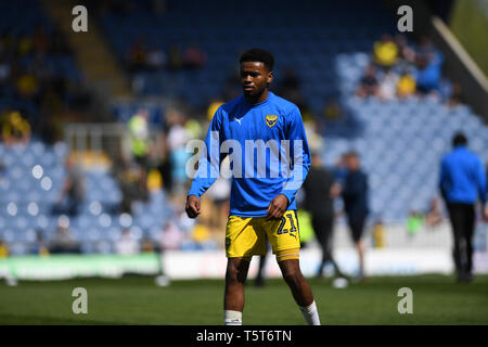 19 aprile 2019, Kassam Stadium, Oxford Inghilterra; Sky lega Bet One, Oxford United vs Charlton Athletic ; Malachia Napa (21) di Oxford Credito: Phil Westlake/News immagini English Football League immagini sono soggette a licenza DataCo Foto Stock