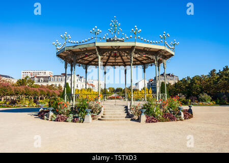 Chiosco di musica in Mail giardino, parco pubblico situato nel centro della città di Angers nella Valle della Loira, Francia Foto Stock