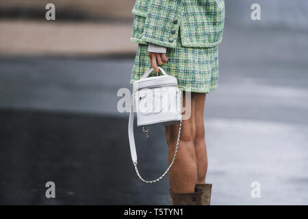 Parigi, Francia - 05 Marzo 2019: Street style abito - Aimee canzone dopo una sfilata di moda durante la settimana della moda di Parigi - PFWFW19 Foto Stock