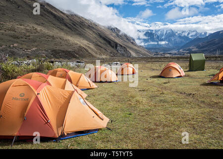 Bivacco nel villaggio di Chozo, Lunana Gewog, Gasa distretto, Snowman Trek, Bhutan Foto Stock