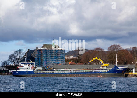 General cargo e bulkship Bona Safir (costruito 1992) nel porto di Bergen, Norvegia. Foto Stock