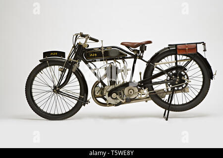 Moto d'epoca AJS ES 350 Marca: AJS modello: ES 350 Nazione: Regno Unito - Londra anno: 1925 Condizioni: restaurata cilindrata: 350 Foto Stock