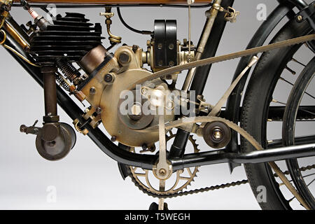 Moto d'epoca Motosacoche M5 Marca: Motosacoche modello: M5 Nazione: Svizzera - Ginevra anno: 1910 Condizioni: conservata cilindrata:
