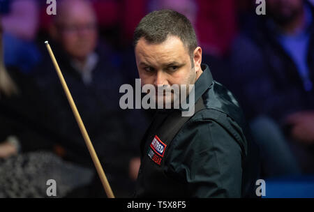 Stephen Maguire durante il giorno otto del 2019 Betfred nel Campionato del Mondo a crogiolo, Sheffield. Foto Stock