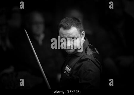 Stephen Maguire durante il giorno otto del 2019 Betfred nel Campionato del Mondo a crogiolo, Sheffield. Foto Stock