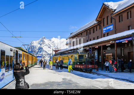 Kleine Scheidegg stazione ferroviaria in inverno, Oberland bernese, Svizzera (Suisse) Foto Stock