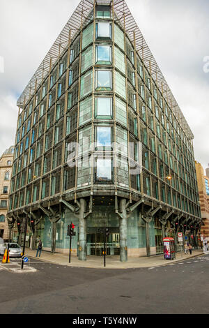 Ufficio moderno blocco con bronzo curtain wall facciata, 60 Queen Victoria Street, Londra Foto Stock