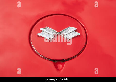 Auto badge o logo su un rosso 1971 Ford GMC Chevrolet Corvette in un classico autoveicolo mostra nel Regno Unito Foto Stock