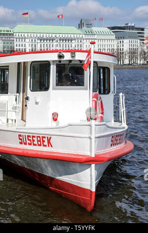 Alster tradizionale sistema di cottura a vapore SUSEBEK sull'interno Alster Amburgo, Germania Foto Stock