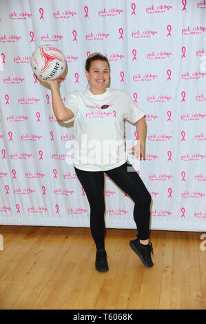 Nadia Essex visto durante le riprese di rosa, Celebrity carità netball corrispondono alla casella di rame Olympic Park Stratford London. Foto Stock