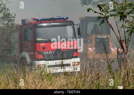 Incendio della discarica abusiva di Via Collatina a Roma -incendio della discarica abusiva di via Collatina a Roma - Foto di Claudio Sisto Foto Stock