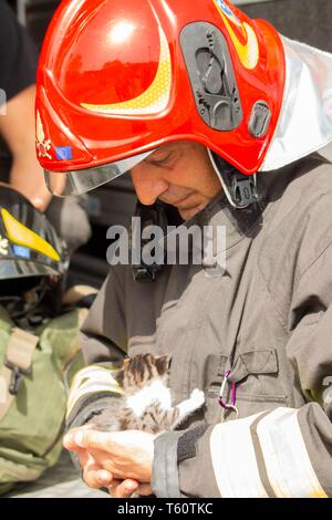 Incendio della discarica abusiva di Via Collatina a Roma -incendio della discarica abusiva di via Collatina a Roma - Foto di Claudio Sisto Foto Stock