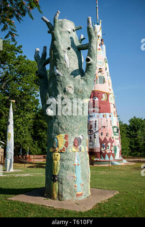 Ed Galloway il Totem Pole Park a Foyil, Oklahoma, Stati Uniti d'America Foto Stock